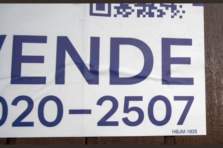 Casa à venda com 250m², 3 quartos e 2 vagas Casa à venda com 250m², 3 quartos e 2 vagasPlaquinha