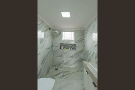 Casa à venda com 250m², 3 quartos e 2 vagas Casa à venda com 250m², 3 quartos e 2 vagasBanheiro da Suíte