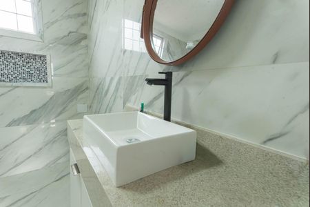 Casa à venda com 250m², 3 quartos e 2 vagas Casa à venda com 250m², 3 quartos e 2 vagasBanheiro da Suíte