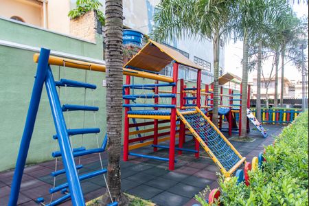 Apartamento para alugar com 51m², 2 quartos e 1 vaga Apartamento para alugar com 51m², 2 quartos e 1 vagaÁrea comum - Playground