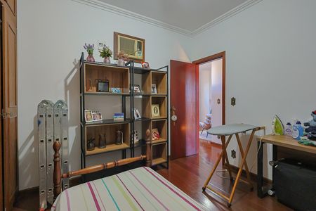 Casa à venda com 4 quartos, 298m² em Sagrada Família, Belo Horizonte