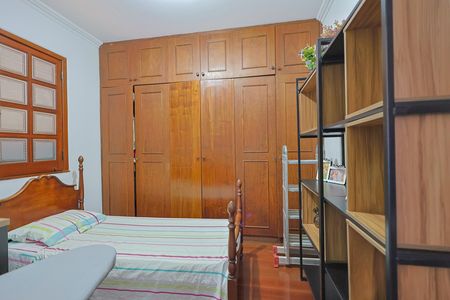 Casa à venda com 4 quartos, 298m² em Sagrada Família, Belo Horizonte