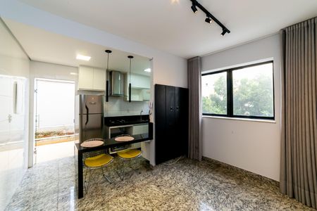 Sala de apartamento para alugar com 1 quarto, 70m² em Funcionários, Belo Horizonte