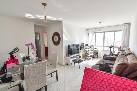 Apartamento à venda com 75m², 2 quartos e 1 vaga Apartamento à venda com 75m², 2 quartos e 1 vagaSala