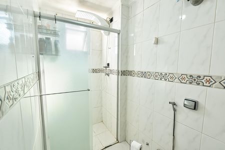 Apartamento à venda com 75m², 2 quartos e 1 vaga Apartamento à venda com 75m², 2 quartos e 1 vagaBanheiro da suíte
