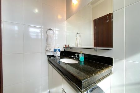 Apartamento à venda com 119m², 4 quartos e 3 vagasBanheiro da Suíte 1