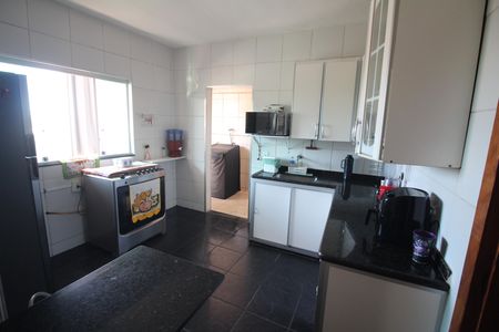 Casa para alugar com 354m², 3 quartos e 1 vagaCozinha