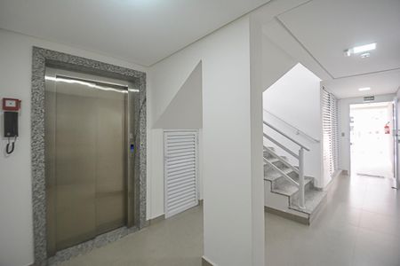 Apartamento à venda com 60m², 2 quartos e 1 vaga Apartamento à venda com 60m², 2 quartos e 1 vagaHall de entrada