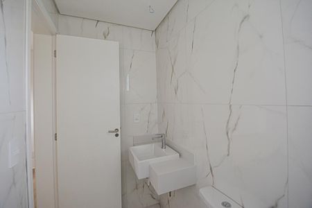 Apartamento à venda com 60m², 2 quartos e 1 vaga Apartamento à venda com 60m², 2 quartos e 1 vagaBanheiro da Suíte