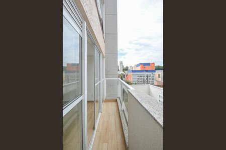 Apartamento à venda com 74m², 3 quartos e 2 vagas Apartamento à venda com 74m², 3 quartos e 2 vagasSacada da Sala/Cozinha/Área de Serviço