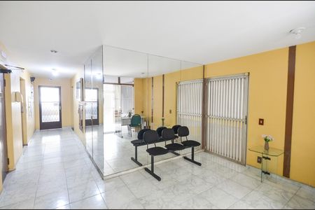Apartamento à venda com 60m², 2 quartos e 1 vaga Apartamento à venda com 60m², 2 quartos e 1 vagaHall