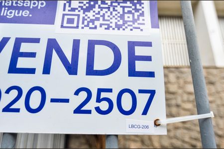 Apartamento à venda com 60m², 2 quartos e 1 vaga Apartamento à venda com 60m², 2 quartos e 1 vagaFachada