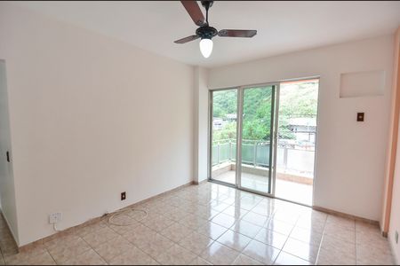 Apartamento à venda com 60m², 2 quartos e 1 vaga Apartamento à venda com 60m², 2 quartos e 1 vagaSala