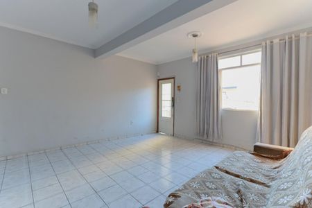 Casa para alugar com 190m², 3 quartos e sem vagaSala