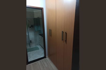 Casa de condomínio à venda com 330m², 4 quartos e 3 vagas Casa de condomínio à venda com 330m², 4 quartos e 3 vagasBanheiro