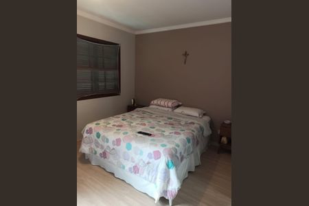 Casa de condomínio à venda com 330m², 4 quartos e 3 vagas Casa de condomínio à venda com 330m², 4 quartos e 3 vagasQuarto 5