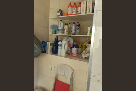Casa de condomínio à venda com 330m², 4 quartos e 3 vagas Casa de condomínio à venda com 330m², 4 quartos e 3 vagasÁrea de Serviço