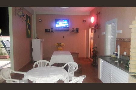 Casa de condomínio à venda com 330m², 4 quartos e 3 vagas Casa de condomínio à venda com 330m², 4 quartos e 3 vagasSala