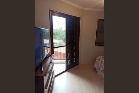 Casa de condomínio à venda com 330m², 4 quartos e 3 vagas Casa de condomínio à venda com 330m², 4 quartos e 3 vagasQuarto