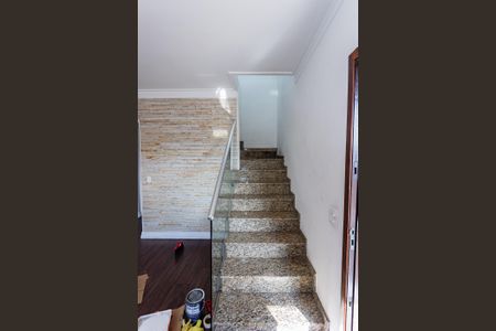 Escada de casa para alugar com 3 quartos, 140m² em Vila Palmeiras, São Paulo