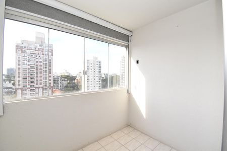 Varanda da sala de apartamento para alugar com 2 quartos, 64m² em Cabral, Curitiba