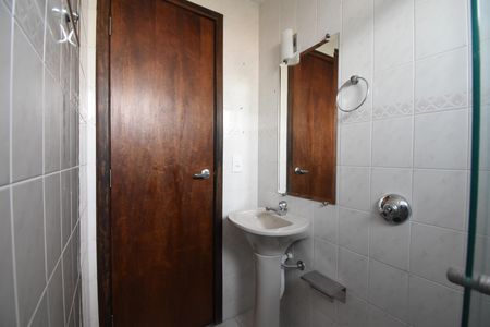 Apartamento para alugar com 64m², 2 quartos e 1 vagaBanheiro 2