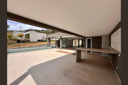 Casa de condomínio à venda com 524m², 4 quartos e 3 vagas