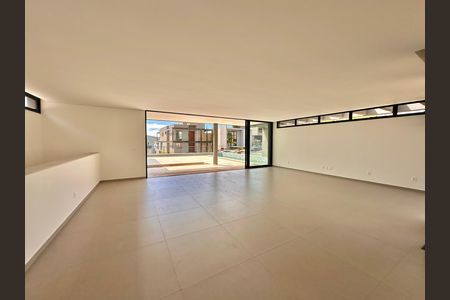 Casa de condomínio à venda com 524m², 4 quartos e 3 vagas