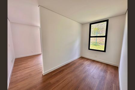 Casa de condomínio à venda com 524m², 4 quartos e 3 vagas