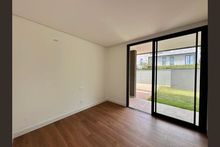 Casa de condomínio à venda com 524m², 4 quartos e 3 vagas