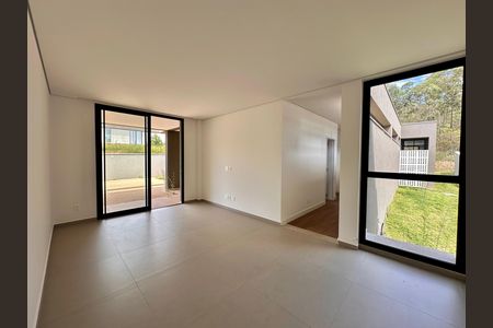 Casa de condomínio à venda com 524m², 4 quartos e 3 vagas
