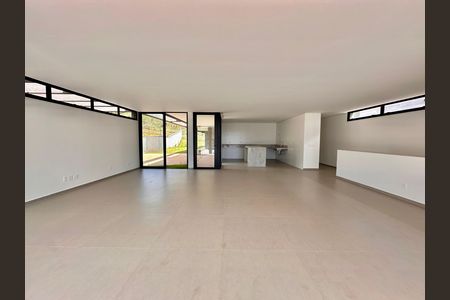 Casa de condomínio à venda com 524m², 4 quartos e 3 vagas