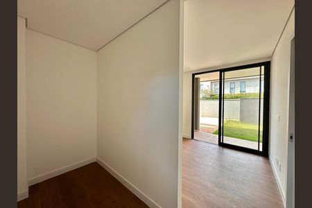 Casa de condomínio à venda com 524m², 4 quartos e 3 vagas