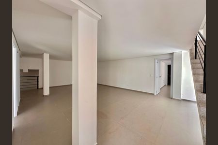 Casa de condomínio à venda com 524m², 4 quartos e 3 vagas