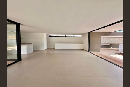 Casa de condomínio à venda com 524m², 4 quartos e 3 vagas