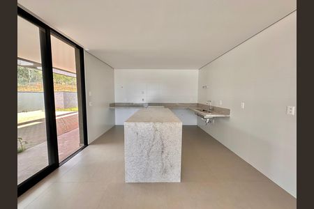 Casa de condomínio à venda com 524m², 4 quartos e 3 vagas