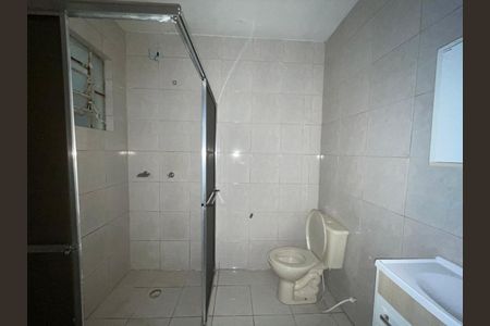 Apartamento à venda com 66m², 2 quartos e sem vaga Apartamento à venda com 66m², 2 quartos e sem vagaBanheiro social