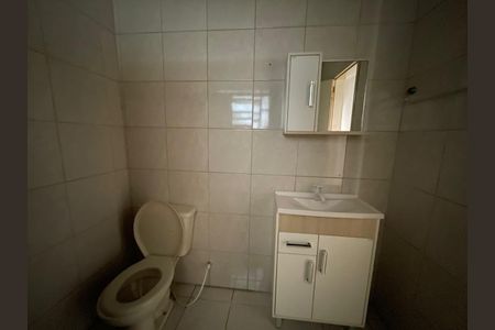 Apartamento à venda com 66m², 2 quartos e sem vaga Apartamento à venda com 66m², 2 quartos e sem vagaBanheiro social