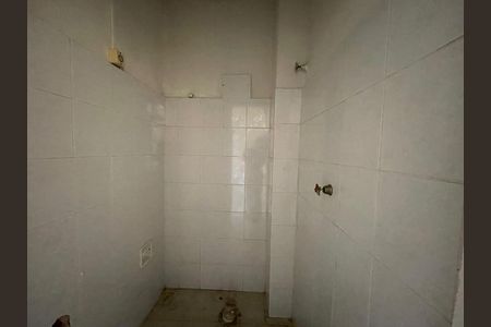 Apartamento à venda com 66m², 2 quartos e sem vaga Apartamento à venda com 66m², 2 quartos e sem vagaBanheiro de serviço