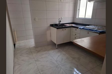 Cozinha de apartamento para alugar com 2 quartos, 52m² em Conjunto Habitacional Juscelino Kubitschek, São Paulo