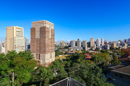 Casa à venda com 5 quartos, 3835m² em Jardim Panorama, São Paulo