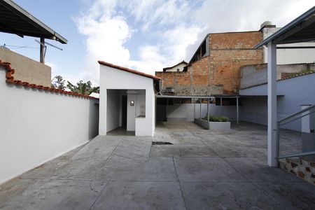 Casa à venda com 360m², 3 quartos e 6 vagasVaranda