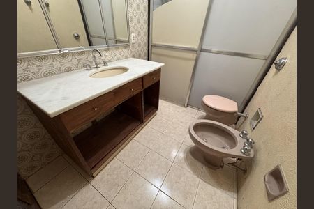 Banheiro  de casa à venda com 3 quartos, 212m² em Vila Nova, Novo Hamburgo