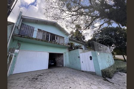 Fachada de casa à venda com 3 quartos, 212m² em Vila Nova, Novo Hamburgo
