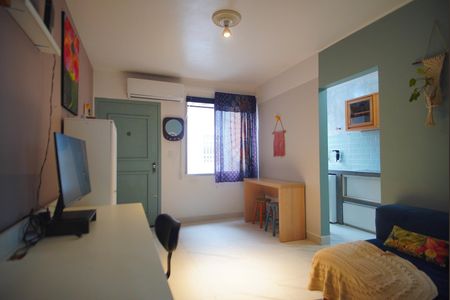 Sala de apartamento à venda com 1 quarto, 38m² em Bom Jesus, Porto Alegre