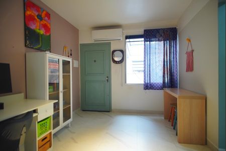 Sala de apartamento à venda com 1 quarto, 38m² em Bom Jesus, Porto Alegre