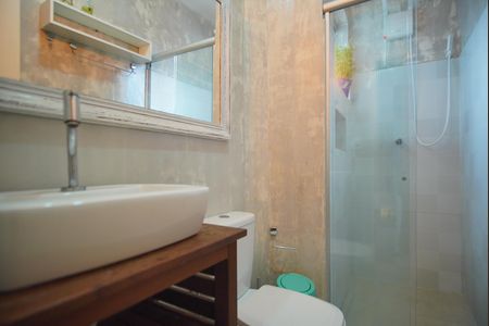 Banheiro de apartamento à venda com 1 quarto, 38m² em Bom Jesus, Porto Alegre