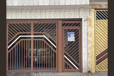 Fachada de casa para alugar com 3 quartos, 100m² em Vila Nova York, São Paulo