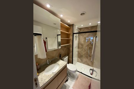 Banheiro de apartamento à venda com 3 quartos, 88m² em Barra Funda, São Paulo