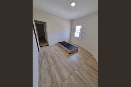 Casa à venda com 240m², 2 quartos e 4 vagas Casa à venda com 240m², 2 quartos e 4 vagasQuarto